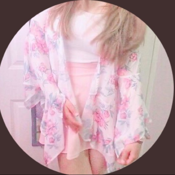 Meet your Posher, Fabiola - Picture 1 of 3